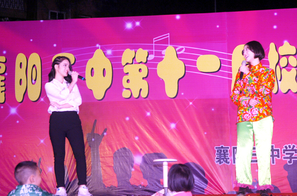 雙簧表演者李雪婷、郝思佳.JPG